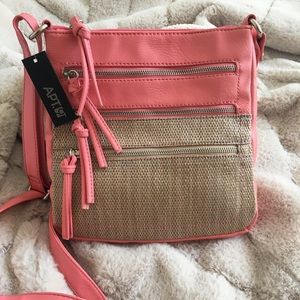 NWT APT. 9 Handbag with 3 outside zipped pockets.